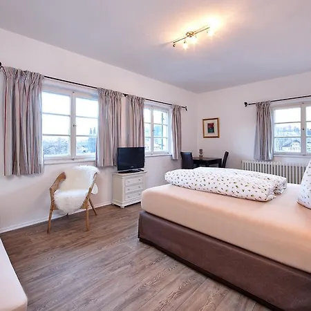 Pensión Olympiahaus 3*